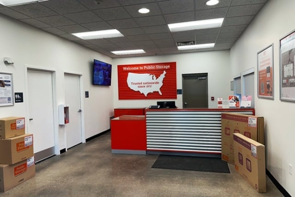 Facility photo: //images.sparefoot.com/medium/2143026880df6156ebd.jpg