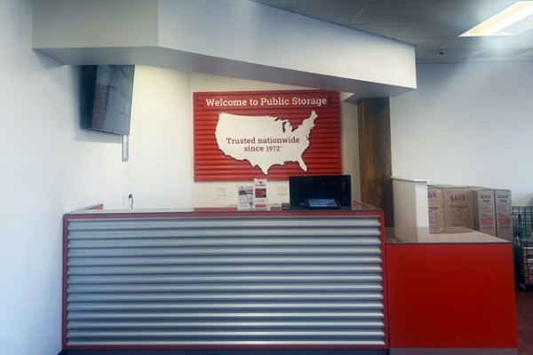 Facility photo: //images.sparefoot.com/medium/2143086952909e82eac.jpg