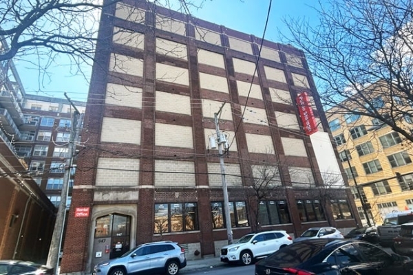 Storage Units at Public Storage - Chicago - 947 W Van Buren St - 947 W Van Buren St
