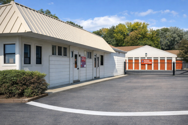 Storage Units at Public Storage - Denver - 6611 Leetsdale Dr - 6611 Leetsdale Dr