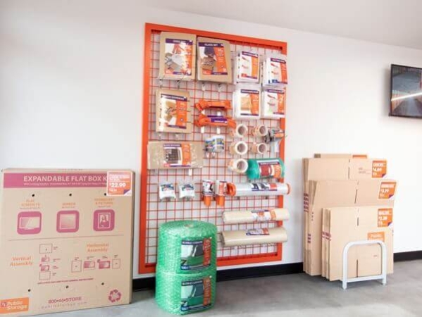 Facility photo: //images.sparefoot.com/medium/2143146906074718419.jpg