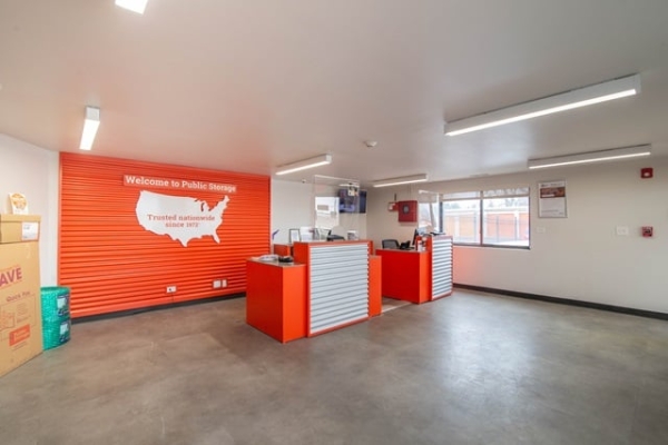Facility photo: //images.sparefoot.com/medium/214317687e3c07cc6a3.jpg