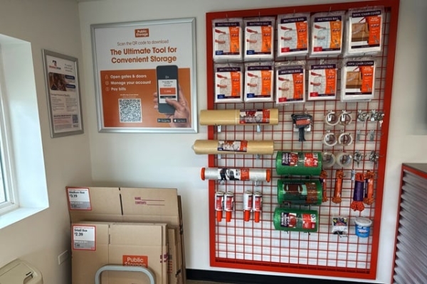 Facility photo: //images.sparefoot.com/medium/214321689c8f8344257.jpg