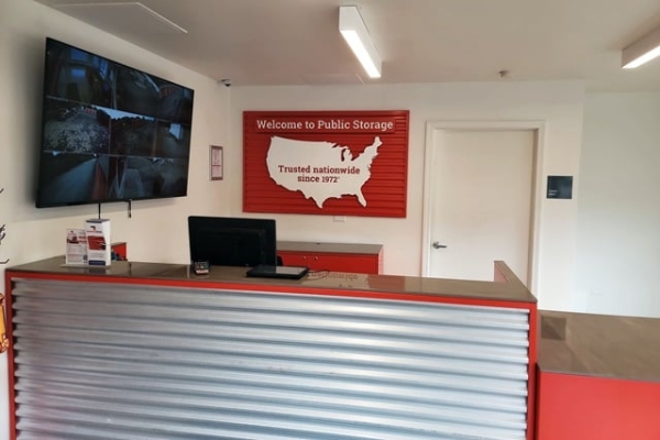 Facility photo: //images.sparefoot.com/medium/2143216908b92c27529.jpg