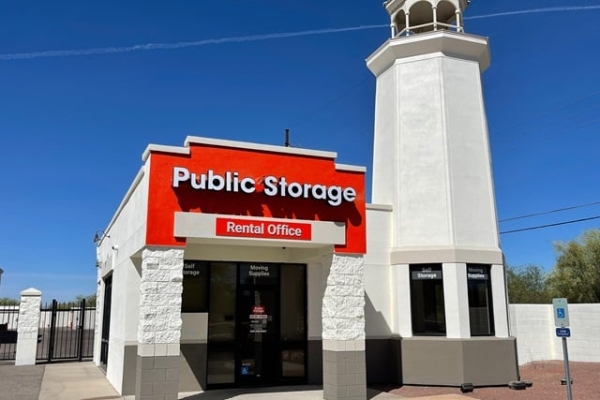 Facility photo: //images.sparefoot.com/medium/21432269f5fb22e86be.jpg