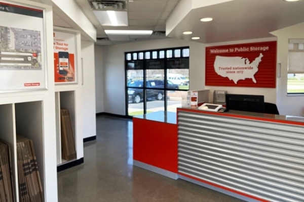 Facility photo: //images.sparefoot.com/medium/214323688cbd9495c24.jpg