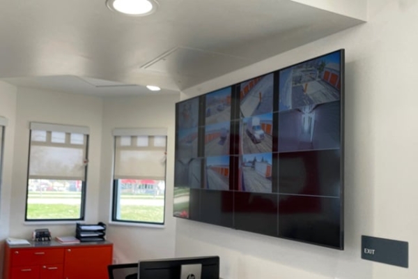 Facility photo: //images.sparefoot.com/medium/21432369650508a035e.jpg