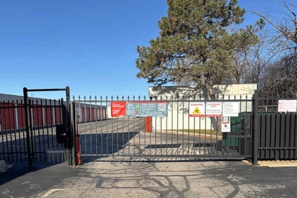 Storage Units at Public Storage - Brown Deer - 9199 N Green Bay Road - 9199 N Green Bay Road