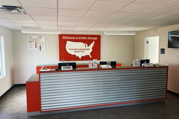 Facility photo: //images.sparefoot.com/medium/214327692da1f61e66e.jpg