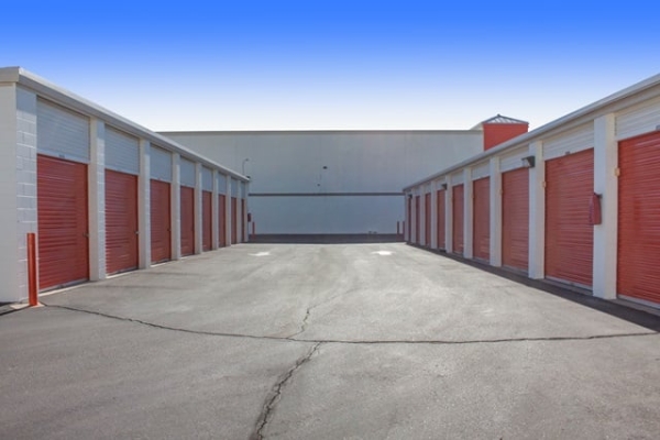 Storage Units at Public Storage - Scottsdale - 14401 N Hayden Rd - 14401 N Hayden Rd