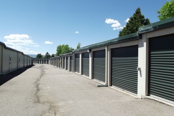 Facility photo: //images.sparefoot.com/medium/2143326920746ce8c44.jpg