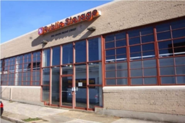 Facility photo: //images.sparefoot.com/medium/2143336931979f265d7.jpg