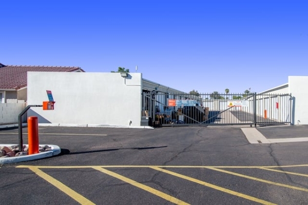 Facility photo: //images.sparefoot.com/medium/21433469134571cf30a.jpg