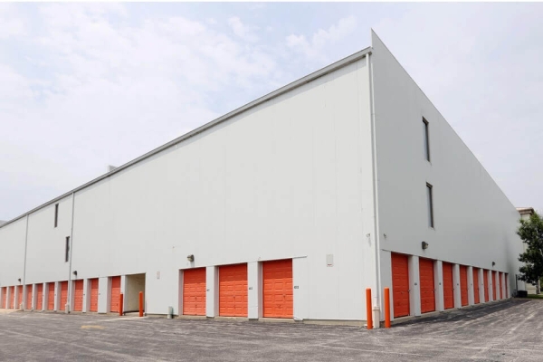 Facility photo: //images.sparefoot.com/medium/21433669f4aa513e8f0.jpg