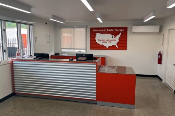 Facility photo: //images.sparefoot.com/medium/214338688e0ebc69eb8.jpg