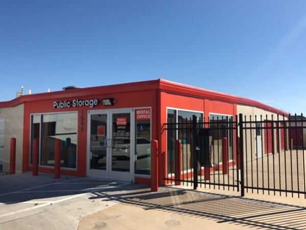 Storage Units at Public Storage - Oklahoma City - 1530 SW 119th St - 1530 SW 119th St