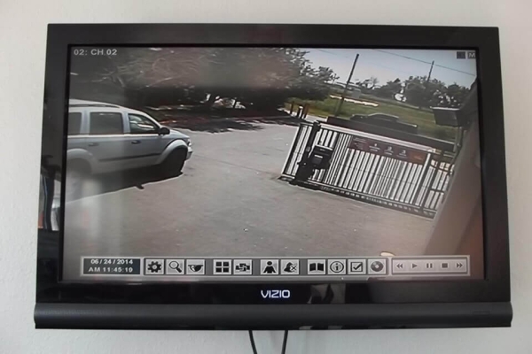 Facility photo: //images.sparefoot.com/medium/21434269440cd3ed0d2.jpg