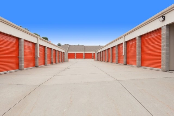 Storage Units at Public Storage - Omaha - 4110 N 129th St - 4110 N 129th St
