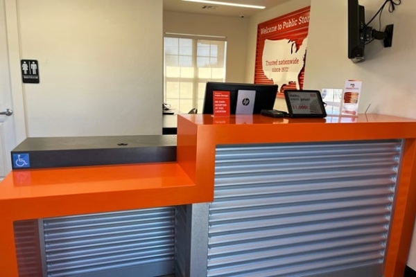 Facility photo: //images.sparefoot.com/medium/214344688b6c67e868d.jpg