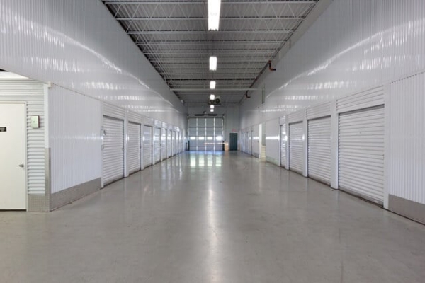 Facility photo: //images.sparefoot.com/medium/21435069f5fa241cba6.jpg