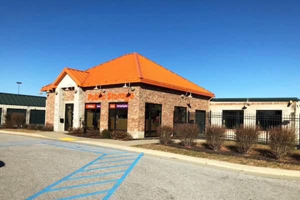 Facility photo: //images.sparefoot.com/medium/2143626877a60e66018.jpg
