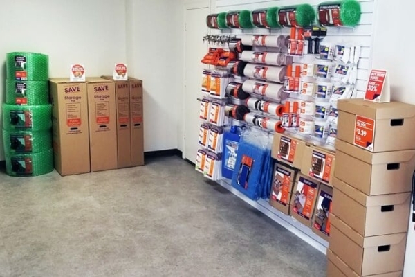Facility photo: //images.sparefoot.com/medium/2143646884d4d45f50c.jpg