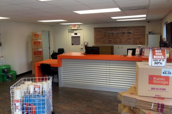 Facility photo: //images.sparefoot.com/medium/214370688e0fa707623.jpg