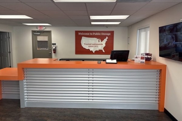 Facility photo: //images.sparefoot.com/medium/21437068e3c1e2b6fa4.jpg