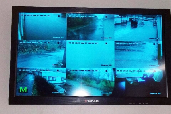 Facility photo: //images.sparefoot.com/medium/214375690b5c48d2de7.jpg