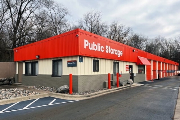 Facility photo: //images.sparefoot.com/medium/2143756a071f514147d.jpg