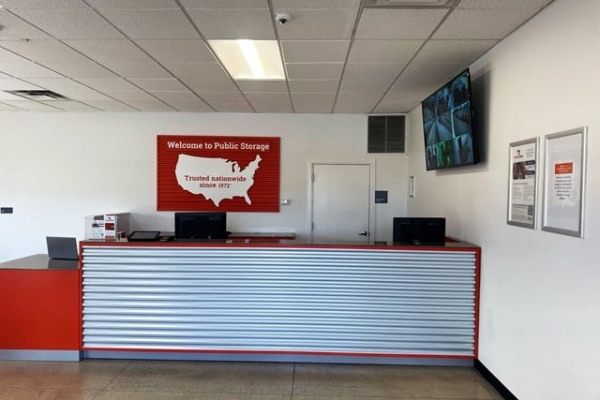 Facility photo: //images.sparefoot.com/medium/2143776899ed7e47380.jpg