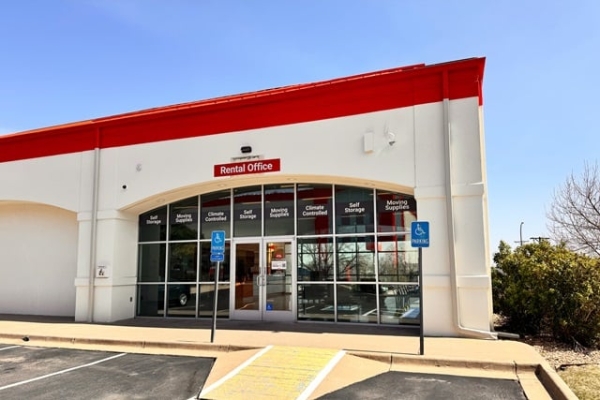 Facility photo: //images.sparefoot.com/medium/214378687f91cb62a70.jpg