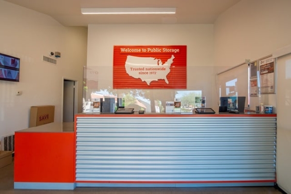 Facility photo: //images.sparefoot.com/medium/2143796a426f07c53d5.jpg
