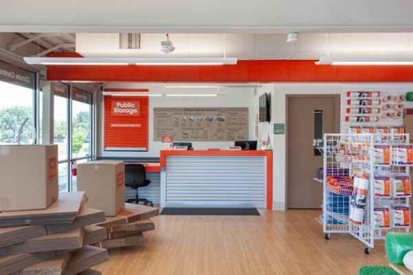 Facility photo: //images.sparefoot.com/medium/2143816899ed5e98385.jpg