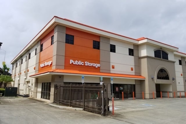 Facility photo: //images.sparefoot.com/medium/21438268af0a8a10925.jpg