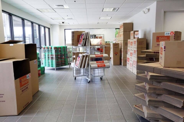 Facility photo: //images.sparefoot.com/medium/21438268af0a8c1bbdf.jpg