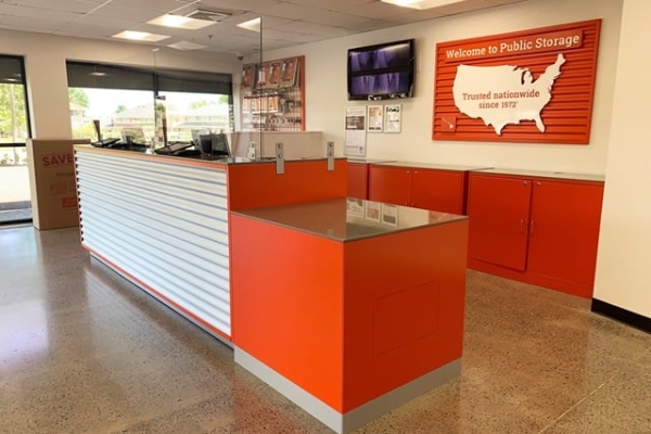 Facility photo: //images.sparefoot.com/medium/2143936878f880ef913.jpg