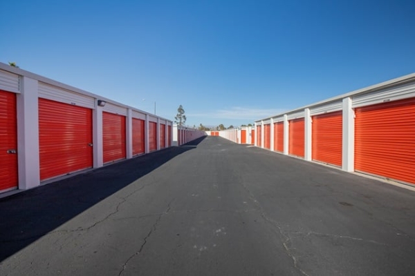 Facility photo: //images.sparefoot.com/medium/214394687cec8b8d192.jpg