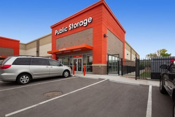 Facility photo: //images.sparefoot.com/medium/214397687f91e22918d.jpg