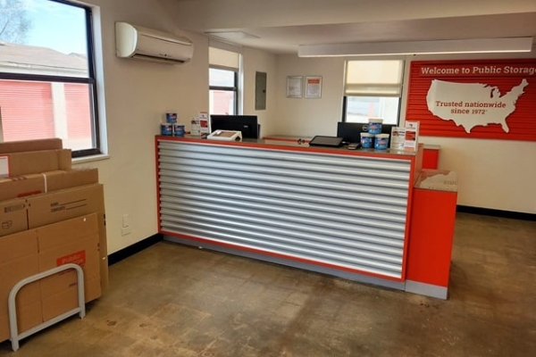 Facility photo: //images.sparefoot.com/medium/214400691f22ef97e95.jpg