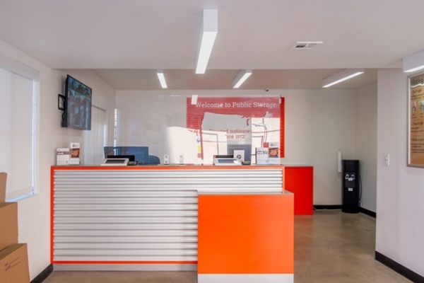 Facility photo: //images.sparefoot.com/medium/2144036917397c1a8f7.jpg