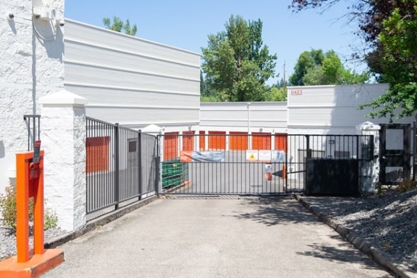 Storage Units at Public Storage - Portland - 8437 SW Barbur Blvd - 8437 SW Barbur Blvd