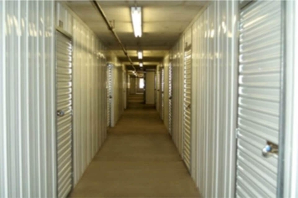 Facility photo: //images.sparefoot.com/medium/214410687657c716757.jpg