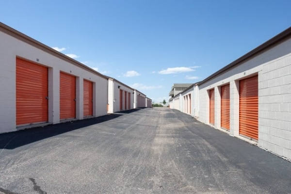 Facility photo: //images.sparefoot.com/medium/2144136899ed62b0ba3.jpg