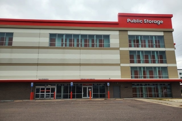 Facility photo: //images.sparefoot.com/medium/214421687b9cba5968d.jpg