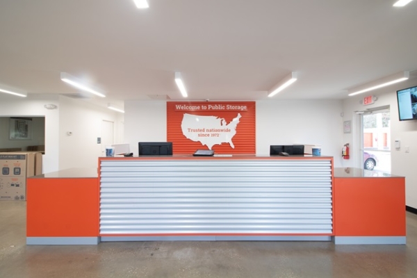 Facility photo: //images.sparefoot.com/medium/21442268a86f393bffa.jpg