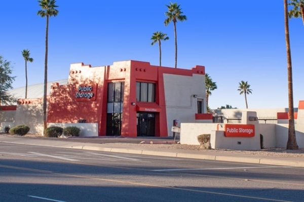 Facility photo: //images.sparefoot.com/medium/2144256a2c06747a6b9.jpg