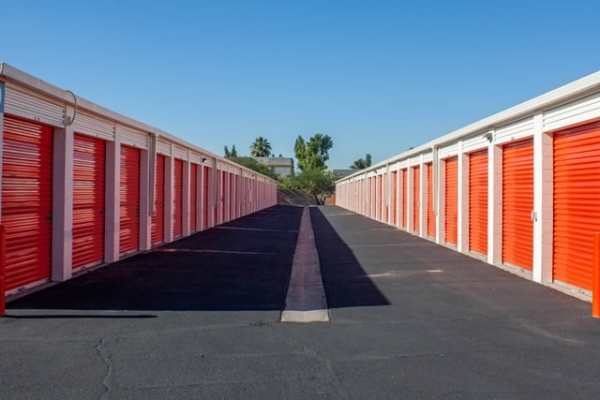 Storage Units at Public Storage - Glendale - 6443 W Bell Rd - 6443 W Bell Rd