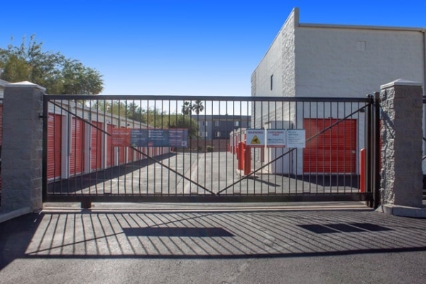 Storage Units at Public Storage - Glendale - 6443 W Bell Rd - 6443 W Bell Rd