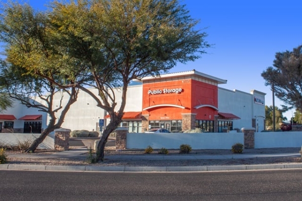 Facility photo: //images.sparefoot.com/medium/21442869f5fb4e41780.jpg